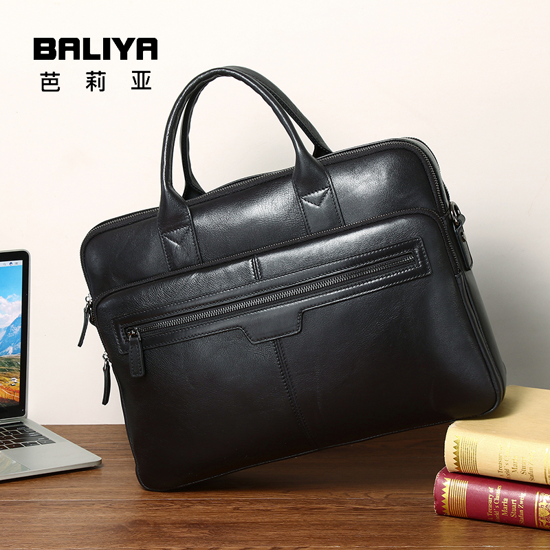 Men's bags and backpacks: what models to have in wardrobe