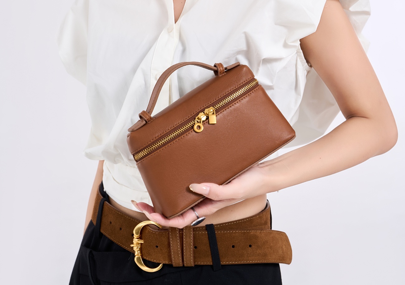 Custom Logo Quilted Genuine Leather Ladies Handbag Fashionable Women's Shoulder Bag with Zipper Closure Bolso De Mujer