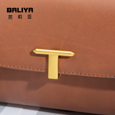 Thick Women Leather Bag Hardware Customization: Anti-Rust & Reinforced Design