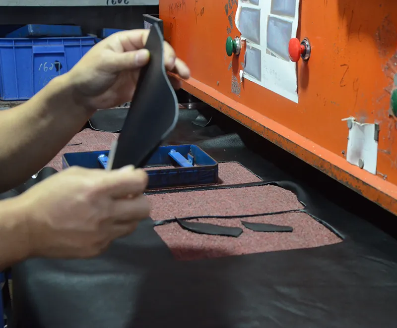 We are a manufacturer and exporter specializing in genuine leather products.