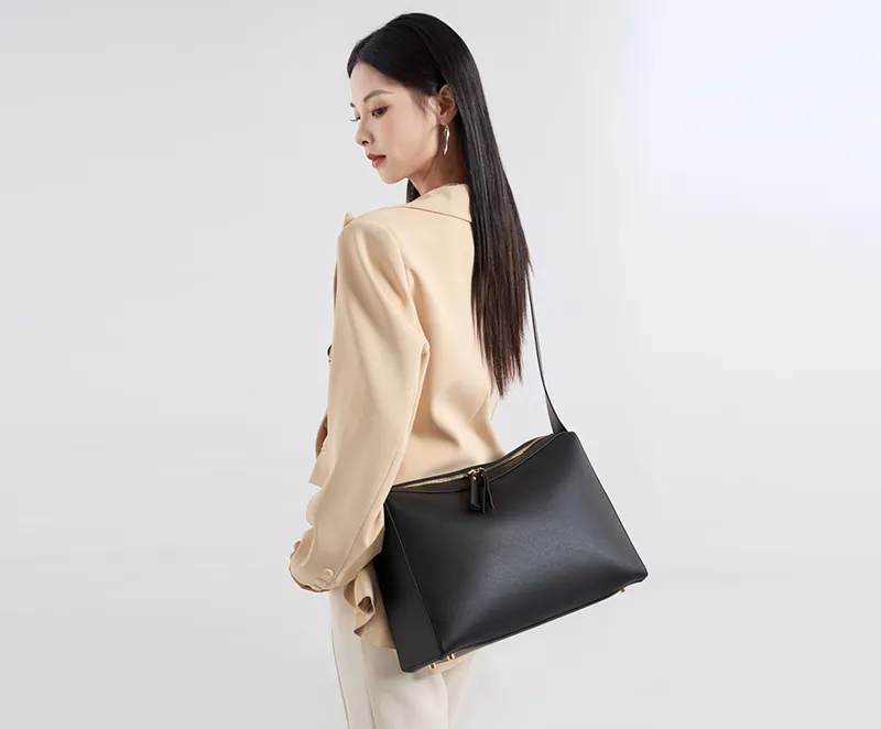 We are a manufacturer and exporter specializing in genuine leather products.