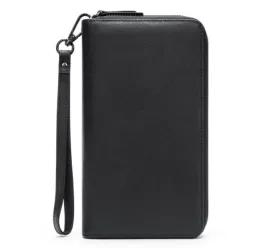 Why Cross Grain Leather Excels for Structured Bags