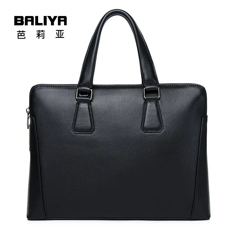 Choosing Between Different Styles of Large Capacity Briefcases