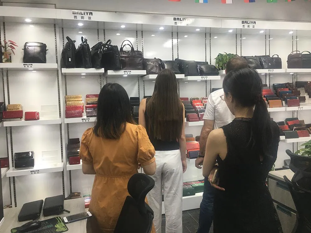 Leading Leather Bag Exporter: Why Global Buyers Choose Baliya