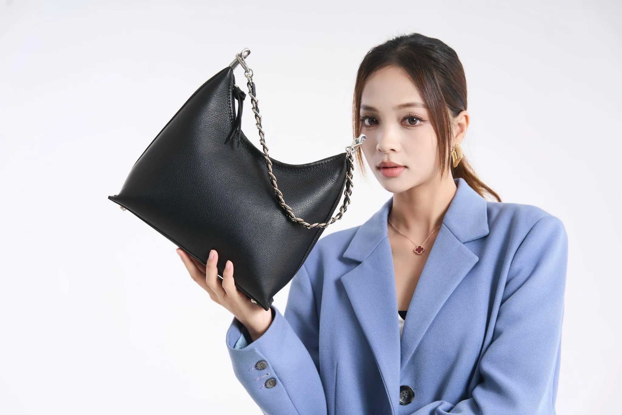 Effortless Hands-Free Functionality