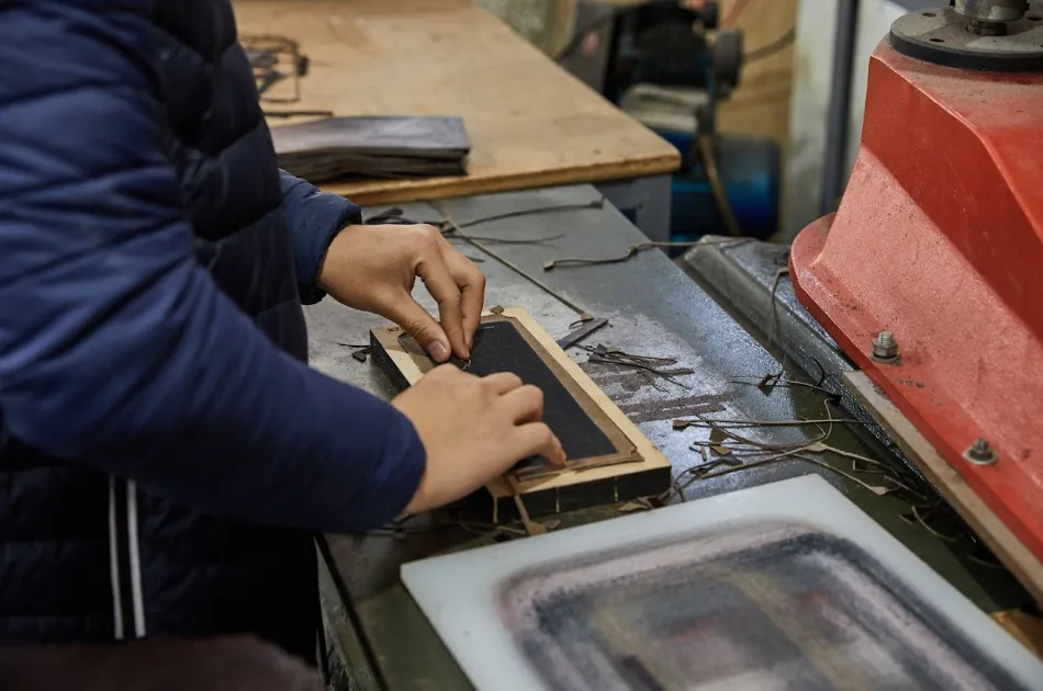 Custom Leather Travel Bags: The Perfect Blend of Functionality and Brand Identity