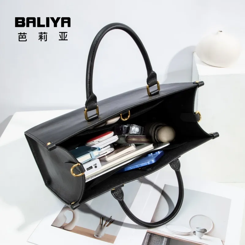 The Timeless Tote: Spacious and Unfailingly Professional