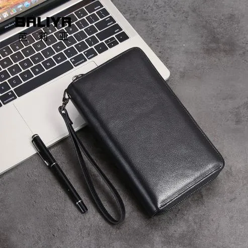 Sleek & Sophisticated leather gift ideas for men: Modern Leather Clutch Bag