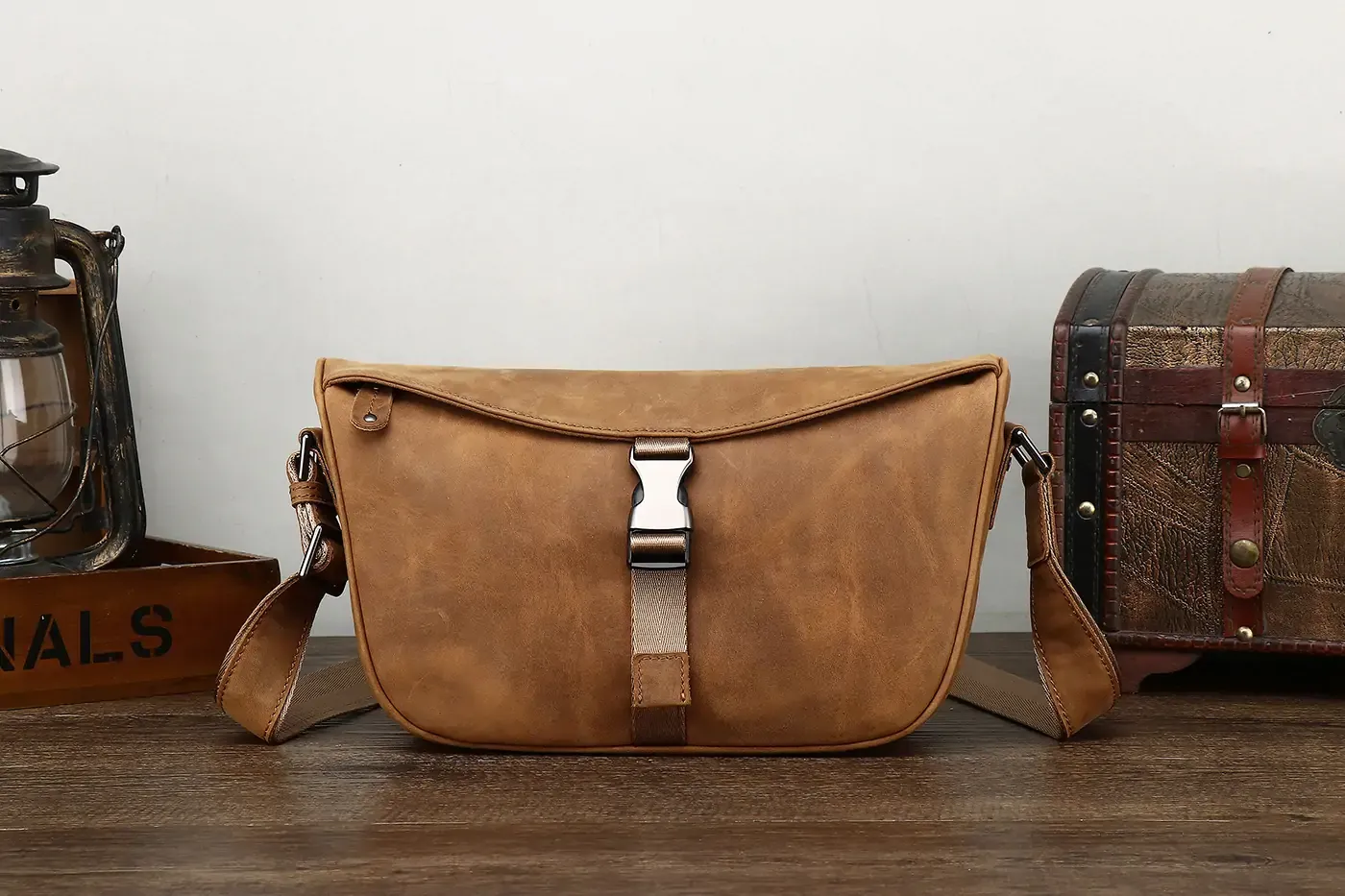 Why Choose Genuine Leather Shoulder Bags for Men? A Smart Investment for Long-Term Use