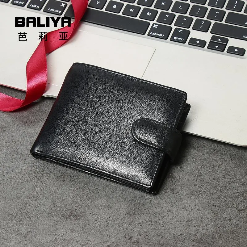 Designed for Simplicity: The Rise of Minimalist Leather Wallets for Men