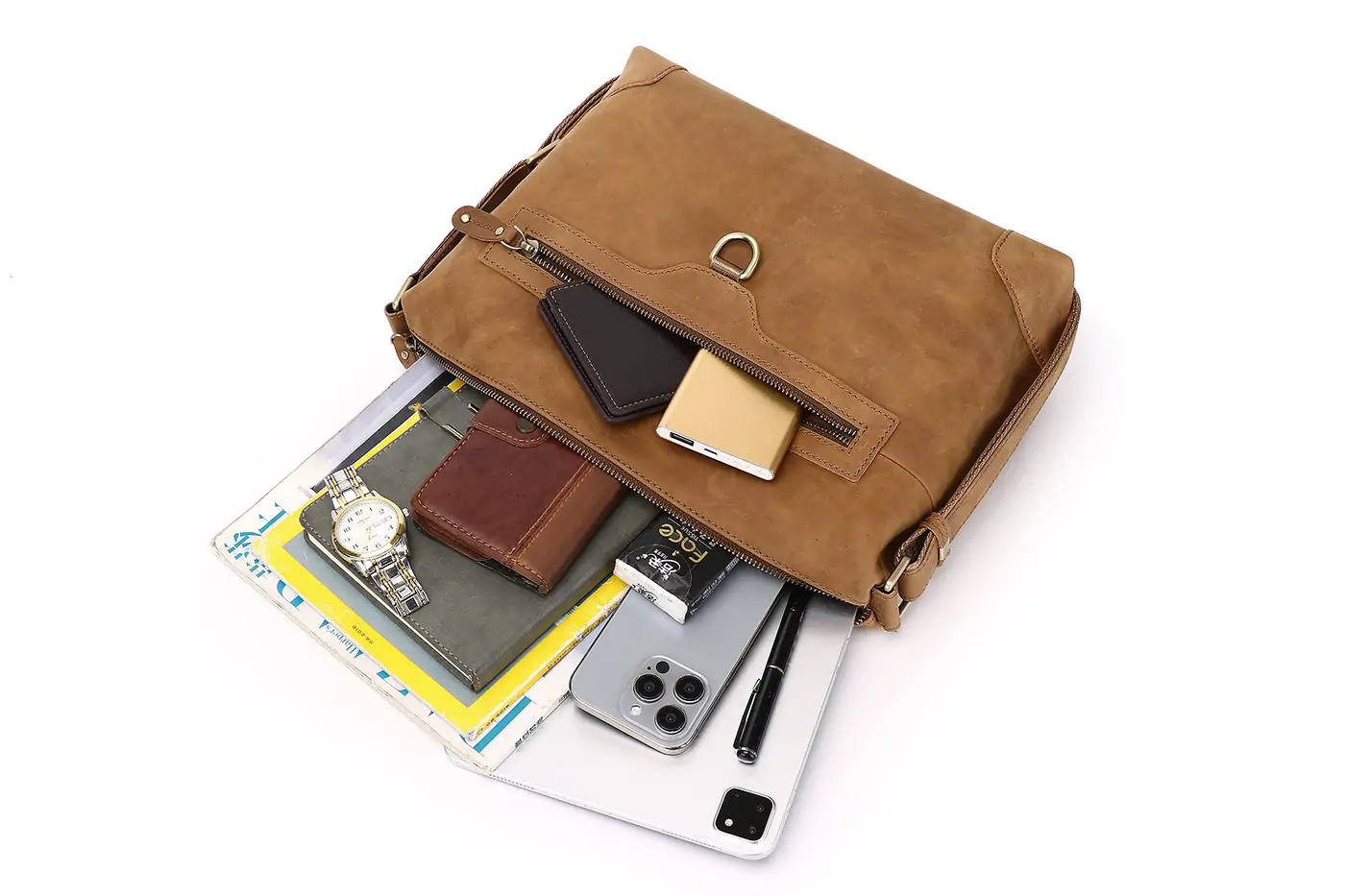 High - Quality Hardware: The Hallmark of Our Crazy Horse Leather Men's Bag.
