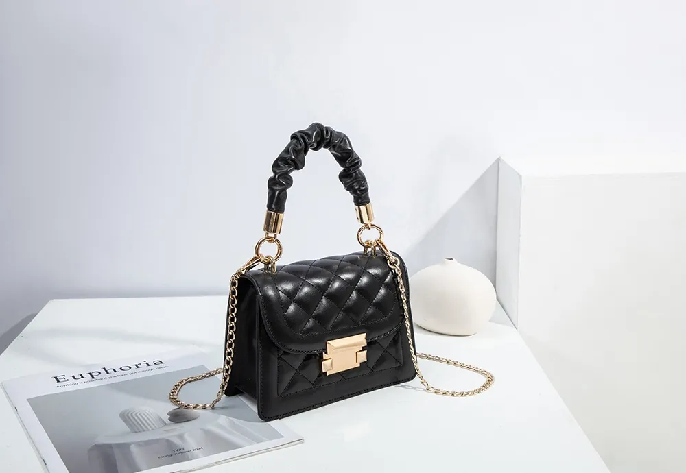 Baliya Diamond Pattern Pleated Handle Chain Bag Fashionable Metal Buckle Handbag