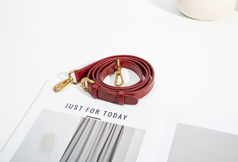 Made of new wrinkled waxed leather