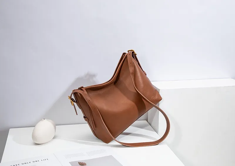 OEM Crossbody Bag High-quality Retro shoulder Bag Fashionable Handbag Genuine Leather Women's Bag
