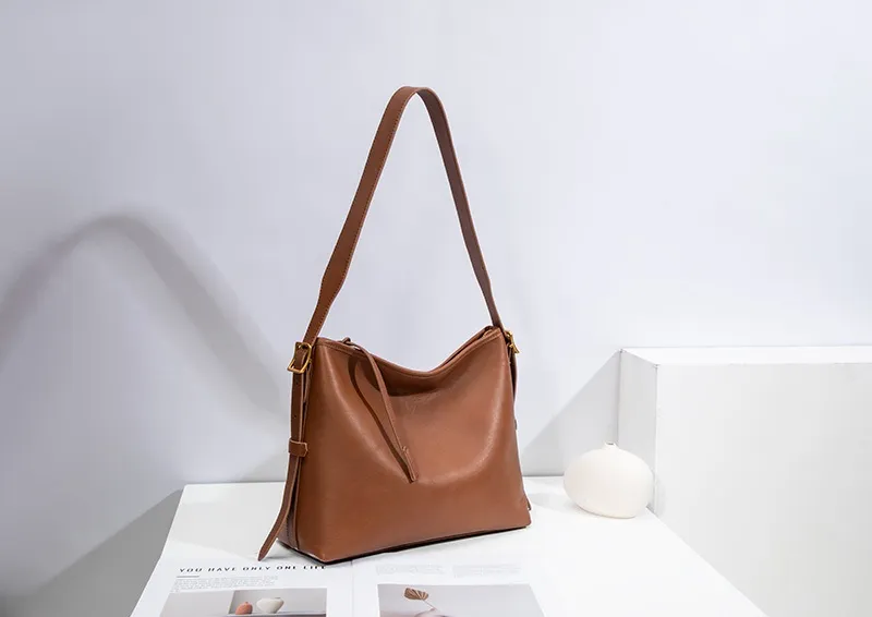 OEM Crossbody Bag High-quality Retro shoulder Bag Fashionable Handbag Genuine Leather Women's Bag