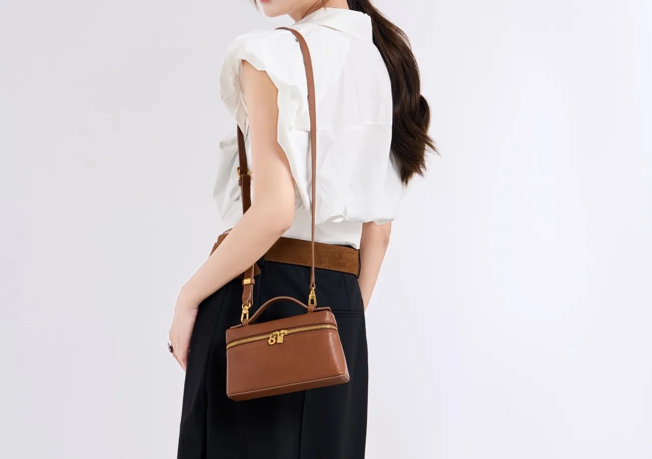 Custom Logo Quilted Genuine Leather Ladies Handbag Fashionable Women's Shoulder Bag with Zipper Closure Bolso De Mujer