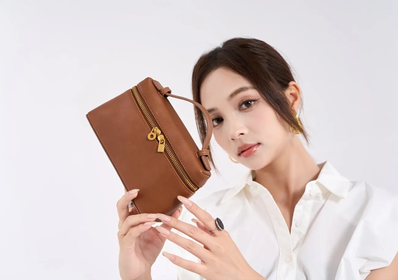 Custom Logo Quilted Genuine Leather Ladies Handbag Fashionable Women's Shoulder Bag with Zipper Closure Bolso De Mujer