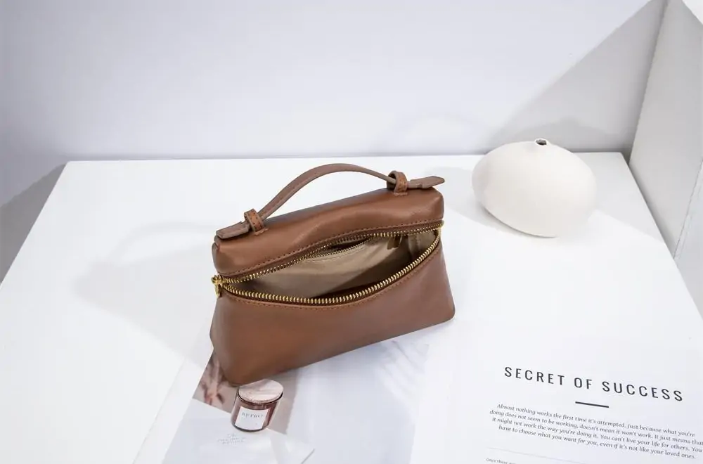 Custom Logo Quilted Genuine Leather Ladies Handbag Fashionable Women's Shoulder Bag with Zipper Closure Bolso De Mujer