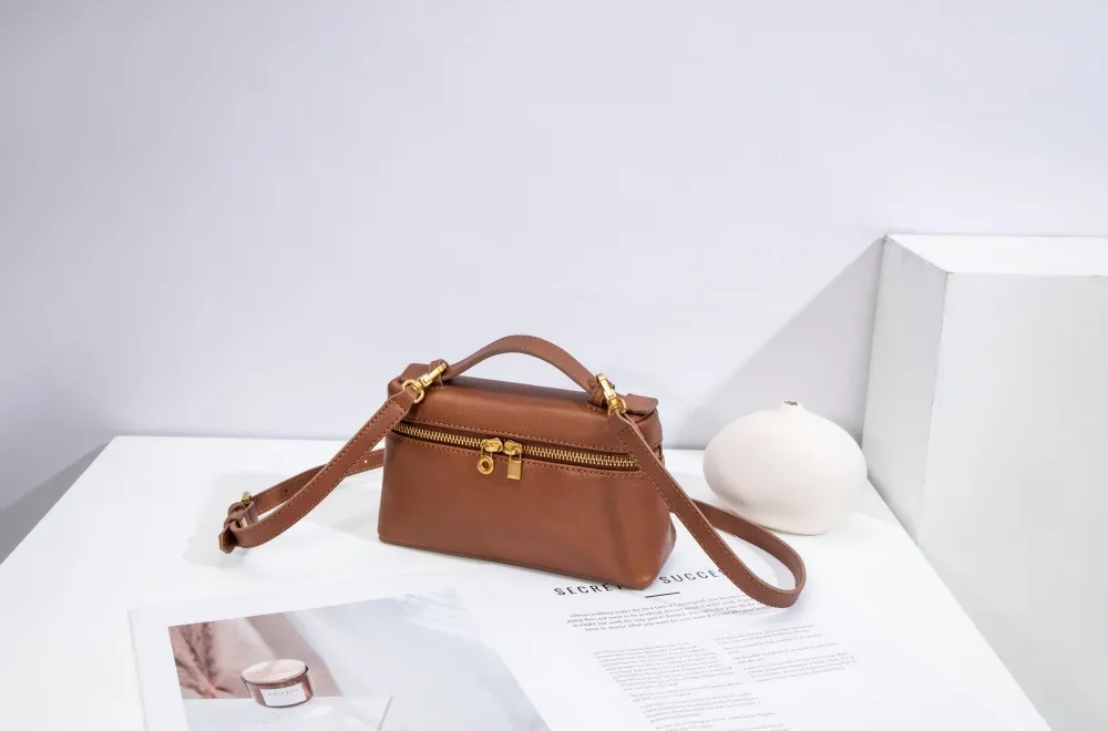 Custom Logo Quilted Genuine Leather Ladies Handbag Fashionable Women's Shoulder Bag with Zipper Closure Bolso De Mujer