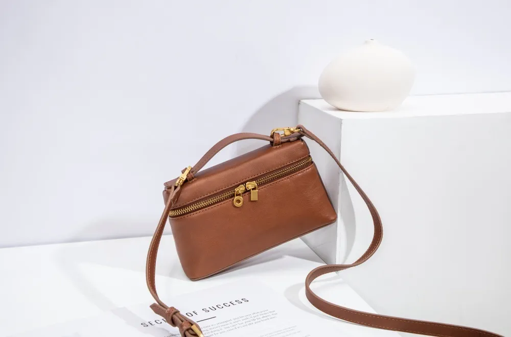 Custom Logo Quilted Genuine Leather Ladies Handbag Fashionable Women's Shoulder Bag with Zipper Closure Bolso De Mujer