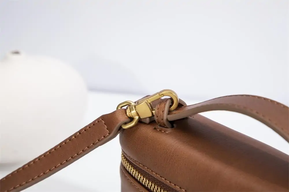 Custom Logo Quilted Genuine Leather Ladies Handbag Fashionable Women's Shoulder Bag with Zipper Closure Bolso De Mujer