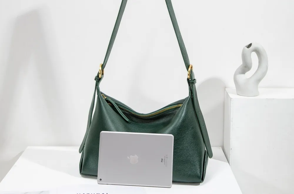 Hot Sale New Arrival Custom Women's Genuine Leather Shoulder Bag Big Capacity Waterproof Portable Handbags Tote Bag