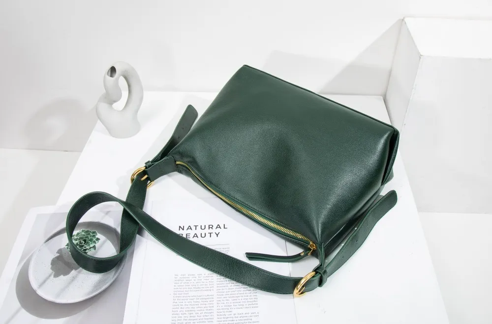 Hot Sale New Arrival Custom Women's Genuine Leather Shoulder Bag Big Capacity Waterproof Portable Handbags Tote Bag