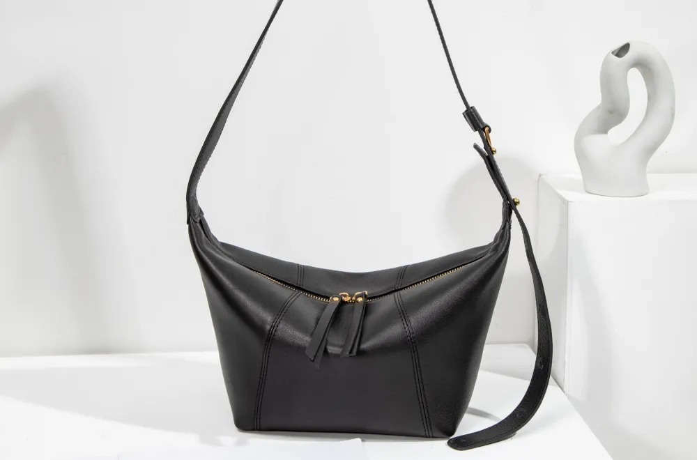 Women's Handbag Wholesale Bag High Quality American Trend Genuine Leather Woven Casual Travelling Shoulder Handbag Fashion Braided Bag