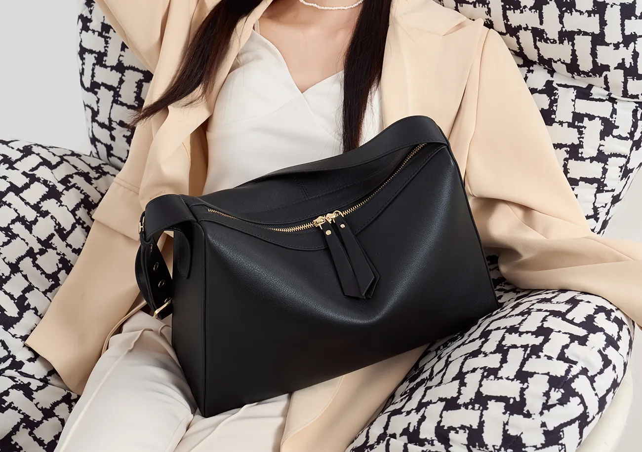 BALIYA Women's Top Grain Leather Crossbody Shoulder Bag, Minimalist Spacious Handbag for Daily Use