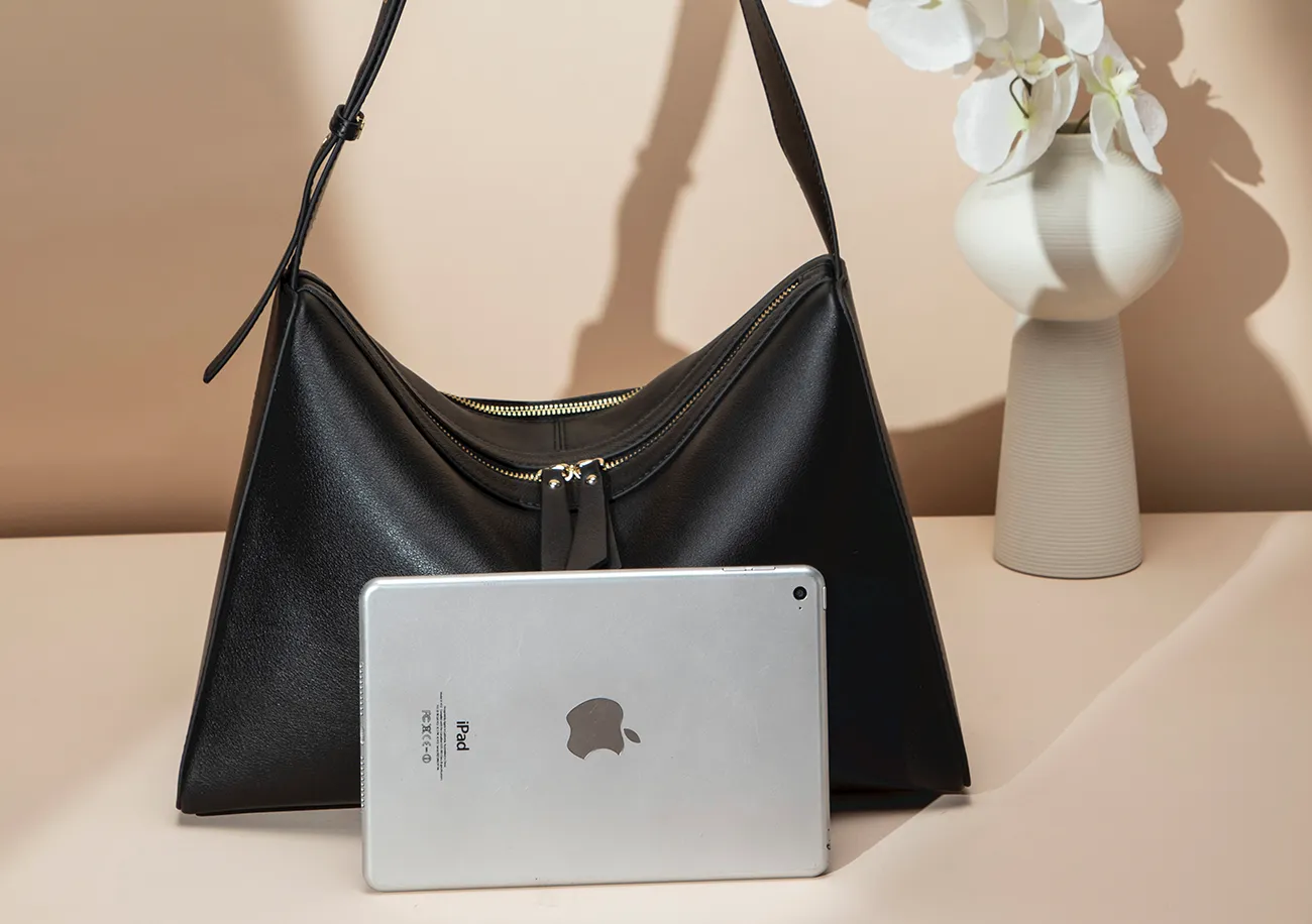 BALIYA Women's Top Grain Leather Crossbody Shoulder Bag, Minimalist Spacious Handbag for Daily Use