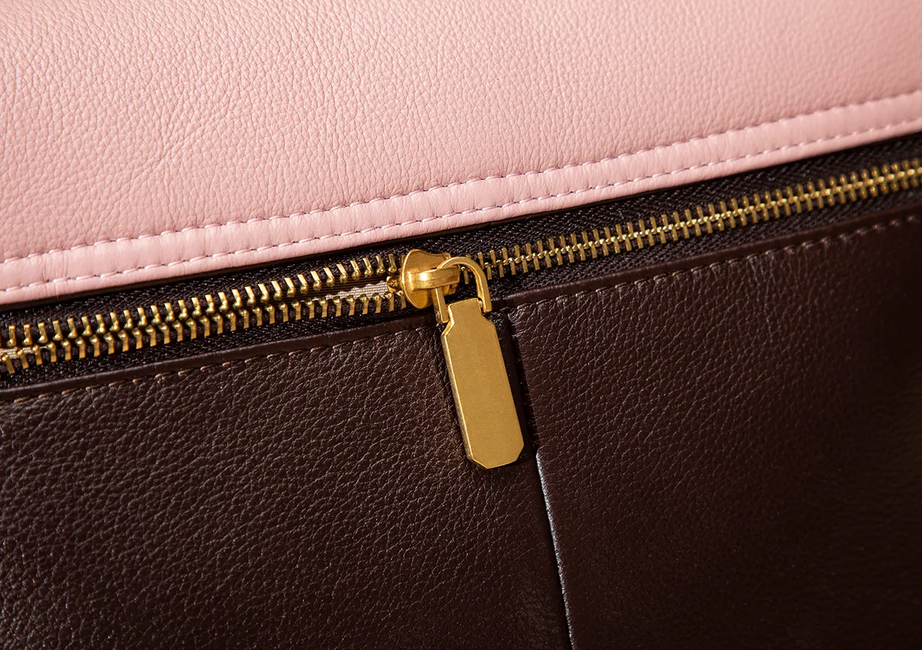 Stylish color contrast and premium leather