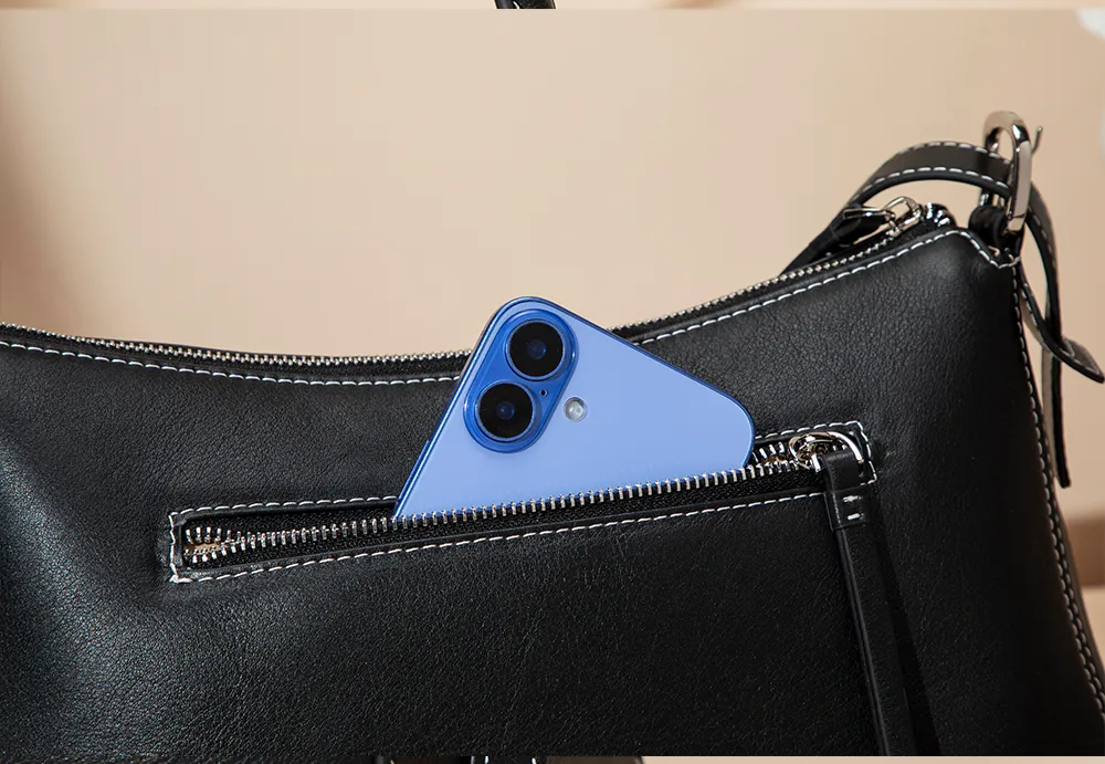External Zipper Pocket: Easy Access, Secure Storage